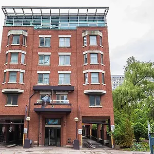The Saint Hotel, Ascend Collection Hotel Toronto